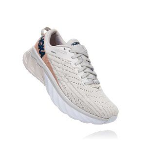 WOMEN'S ARAHI 4 Barely Used Size 9.5